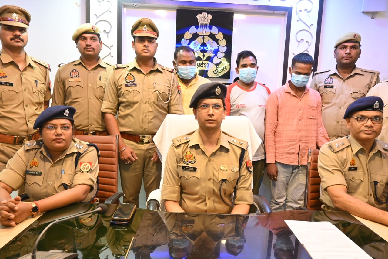 एक करोड़ की नशीली दवाइयों के साथ तीन अंतरजनपदीय तस्कर गिरफ्तार।