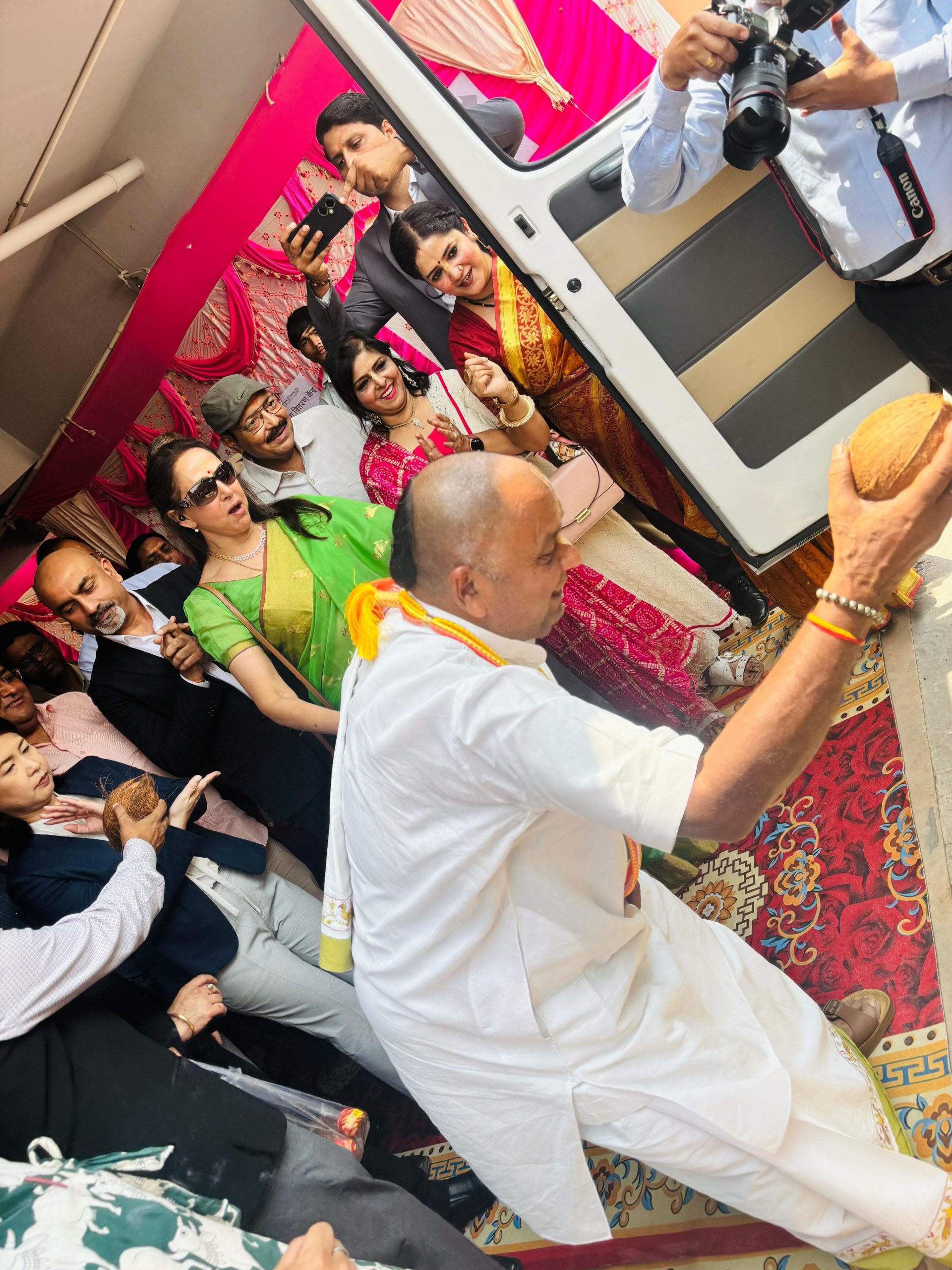 भक्तिवेदांत नेत्र चिकित्सालय में अत्याधुनिक नेत्र चिकित्सा मशीनों का लोकार्पण सम्पन्न।