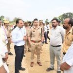 मुख्यमंत्री के प्रस्तावित दौरे को लेकर प्रशासन अलर्ट, डीएम-एसपी ने नौतनवा में तैयारियों का लिया जायजा।