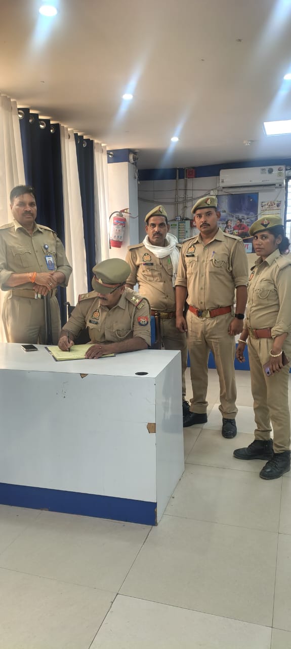 सुरक्षित बैंकिंग के लिए  पुलिस ने चलाया व्यापक अभियान, बैंकों में हुई सघन चेकिंग।