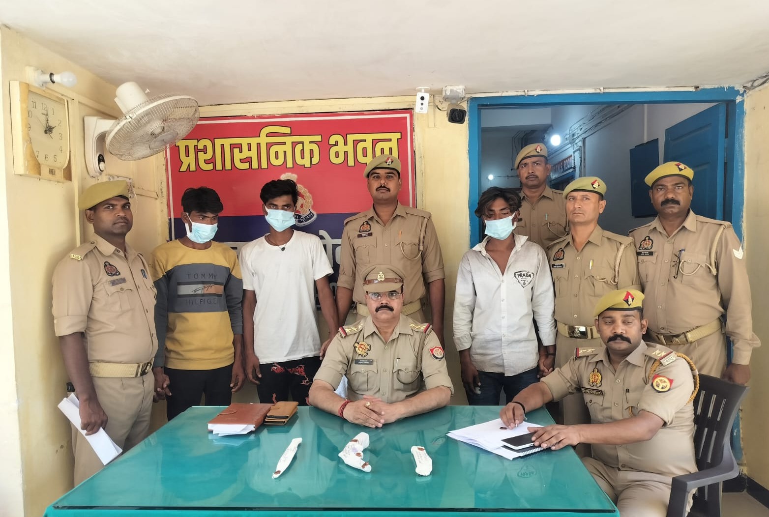 चोरी के नियत से घर में घुसे चोर ग्रामीणों के हत्थे चढ़े, पुलिस ने भेजा जेल।